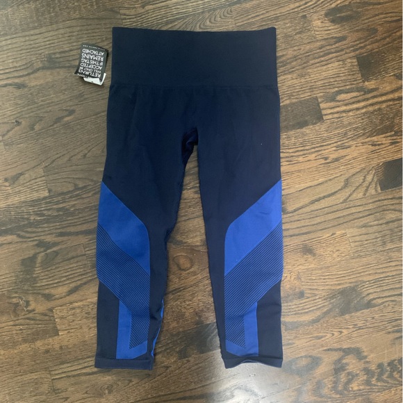 NWT LNDR | Leggings | M/L - Picture 2 of 6